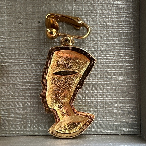 Egyptian Revival Queen Nefertiti Gold Tone Earrings Pierced Dangle Vintage Avon - Picture 3 of 6